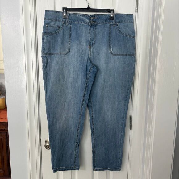 Lane Bryant Women’s Plus Size 22 Straight Leg Jeans Medium Wash Stretch Cotton - Picture 1 of 7